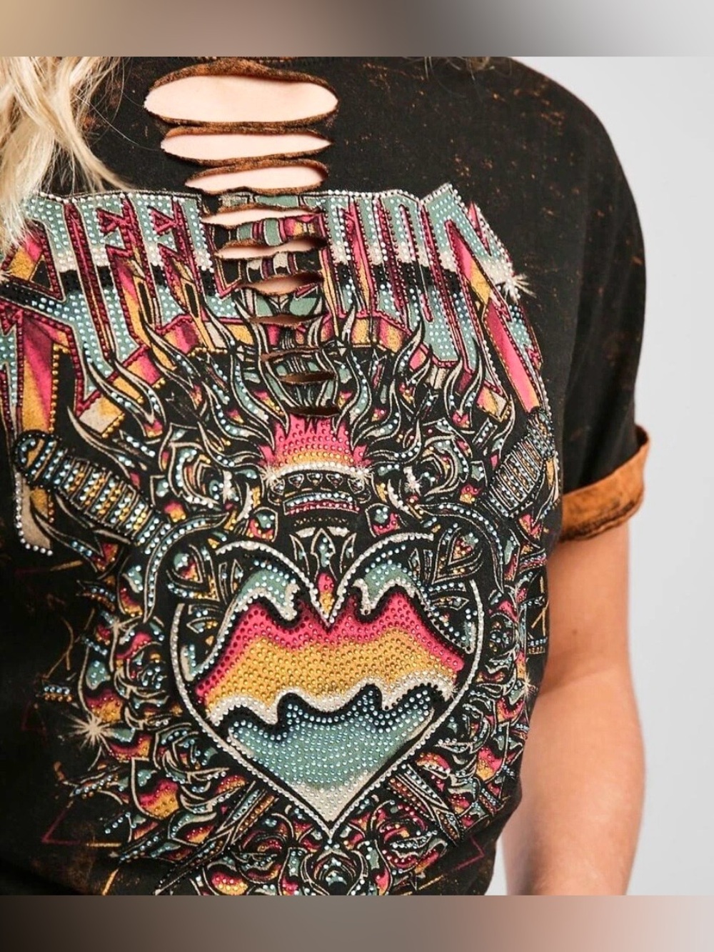 Affliction Women's “CHROMIUM HEART DAGGER” short sleeve rhinestone T-shirt Sz M
